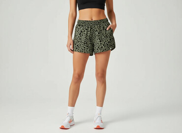 spodnie z serduszkiem: Chillin, Shorts for women, size XS