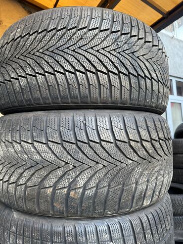 Шины: Шины 295 / 35 / R 21, Зима, Б/у, Комплект, Легковые, Германия, Michelin