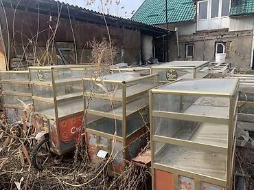 стекляные: Витрина Для продуктов, На колесах, 150 см * 100 см * 100 см, Б/у — 1