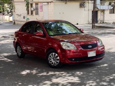 Kia Rio: 1.4 l | 2007 il Sedan