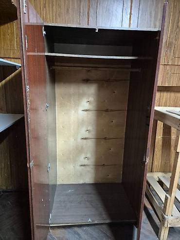 Шифоньеры, шкафы для одежды: Шкафы деревянные. Цены от 700 сом до 2000 сом. Пишите номер фото — 8