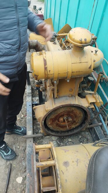 Другой транспорт: Дизельный двигатель японский KOMATSU объем 4.3 в идеально