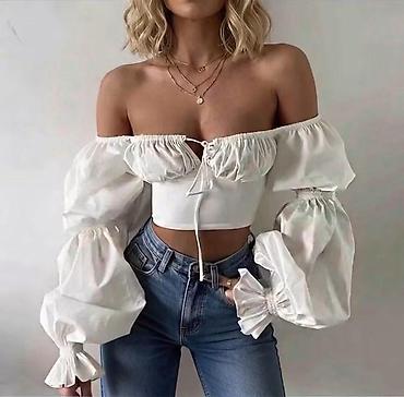 stefano baletanke: Ženska crop bluza sa spuštenim ramenima i puf rukavima Bluza: 2300 — 3