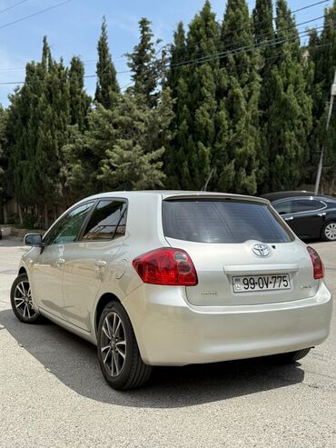Toyota: Toyota Auris: 1.4 l | 2008 il Hetçbek