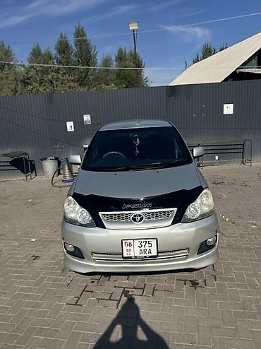 man: Toyota Ipsum: 2002 г., 2.4 л, Автомат, Бензин, Минивэн — 10