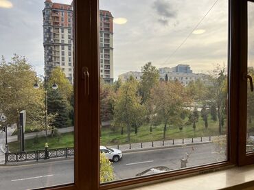 Otaqların uzunmüddətli kirayəsi: Yalniz aileye, Koroglu parkina panarama penceresi olan 2 otagli tam — 4