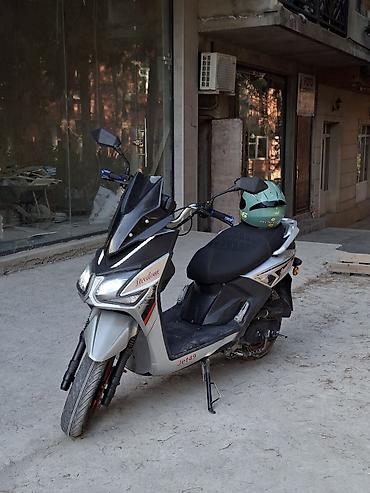 x9 pro scooter: Freedom Jet49 skuteri - Şəhər içi rahat və qənaətcil hərəkət üçün — 1