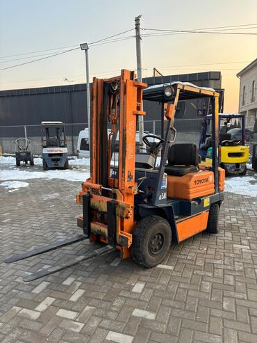 Погрузчики: Погрузчик, Toyota, Колесный, Вилочный — 1