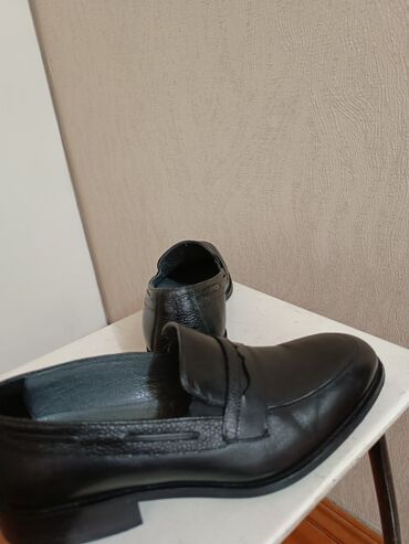 туфли черный цвет: Продаются кожанные мужские туфли. Кожа твердая, надо разносить. На