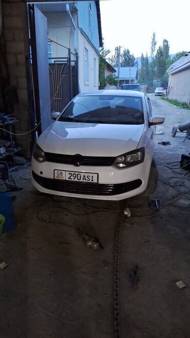 Volkswagen: Volkswagen Polo: 2015 г., 1.6 л, Механика, Бензин, Седан