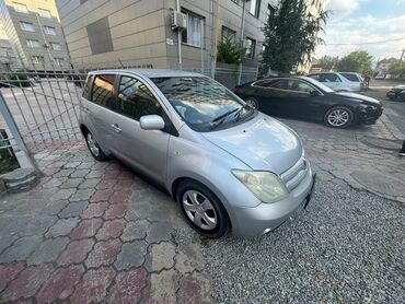 Toyota: Toyota ist: 2003 г., 1.3 л, Автомат, Бензин, Хэтчбэк