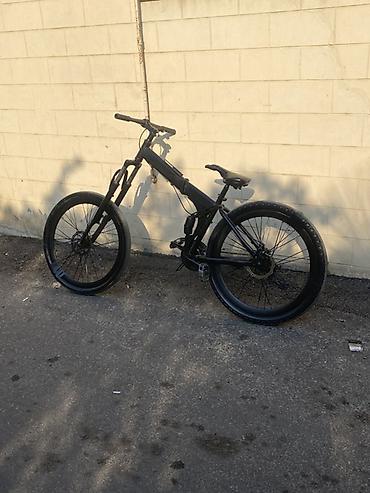 Velosipedlər: Elektrik dağ velosipedi – mat qara rəng, iri 27.5–29" təkərlər və — 1