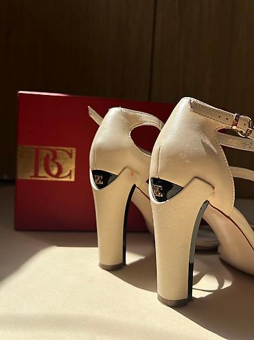 Босоножки, сандалии, шлепанцы: Босоножки, 38, Basconi, Б/у, цвет - Бежевый, Самовывоз — 5