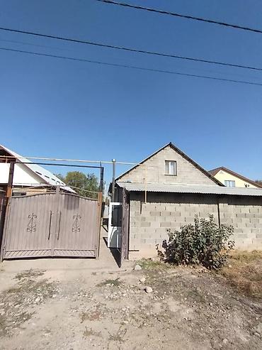 Продажа коттеджей и домов: 🏙️ Продаётся: Дом 5 комнат + мансарда — 100 м² 📍 Локация: Бишкек, ж/м — 1