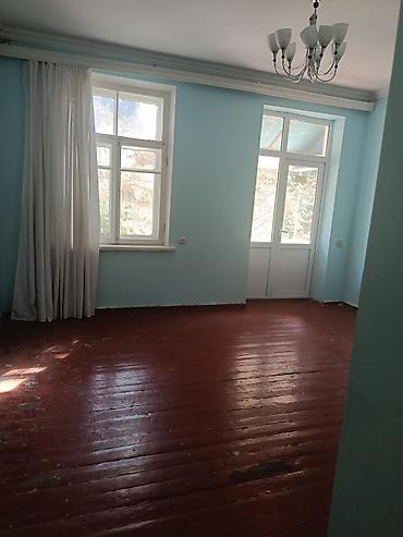 Uzunmüddətli kirayə mənzillər: Bileceride ploşada yaxin 2/2 mertebesinde 2 otaqli bina evi 350 — 1
