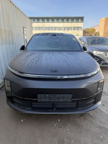 срочно продаю в связи с переездом: Lixiang L6: 2025 г., Гибрид, Кроссовер