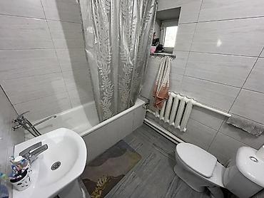 Продажа коттеджей и домов: 🏡 Продается двухэтажный дом 📍 Район с. Чон Арык 🔹 Участок — 8 соток — 11