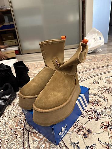 Ботинки, 38, UGG, Новый, цвет - Бежевый