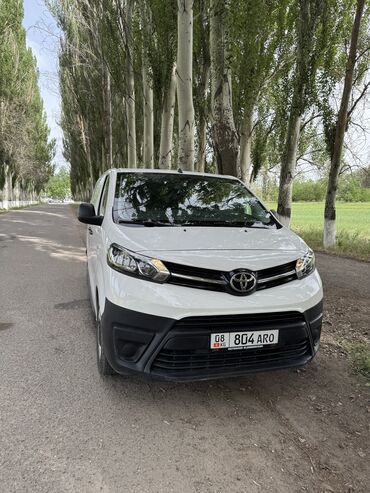Toyota: Toyota Verso: 2020 г., 1.5 л, Механика, Дизель, Минивэн
