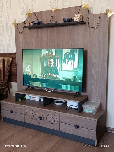 a20 s ekran: Salam 109 Ekran Smart Tv Tv Altıqı ilə birlikdə çox təcili satılır