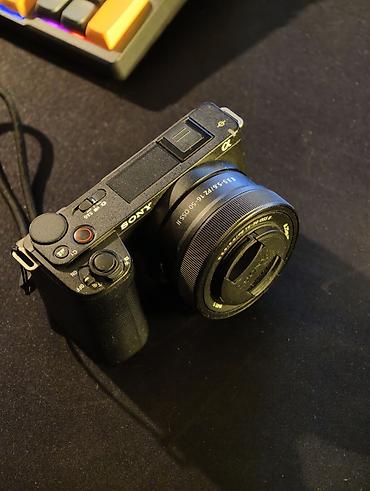 sony a5000: Продам Sony ZV-E10 II kit + карта памяти Lexar V60 64 ГБ. Камера — 2