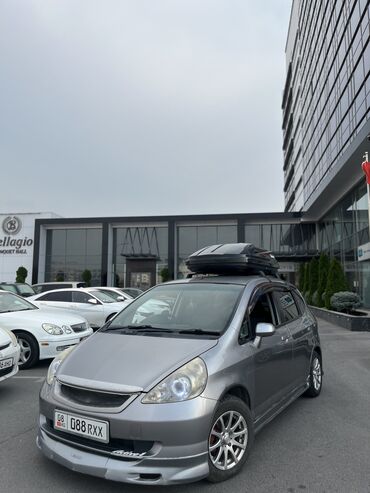 срочная продажа авто по низким ценам: Honda Fit: 2003 г., 1.5 л, Вариатор, Бензин, Фургон