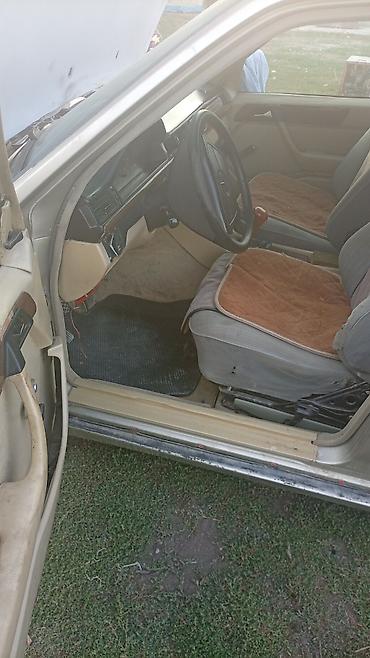jak авто: Mercedes-Benz W124: 1986 г., Седан — 10