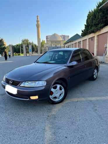 07 salonu yigilmasi: Opel Vectra: 1.8 l | 1995 il 310000 km Sedan