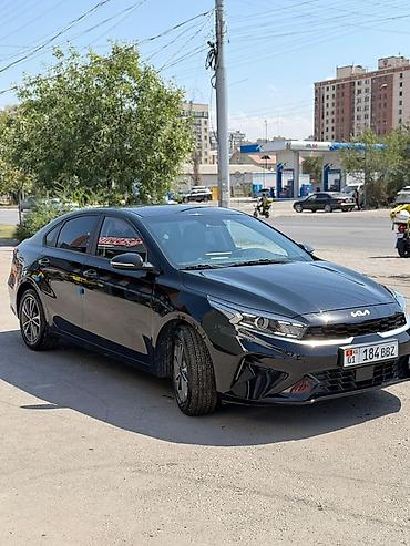 byd e1: Kia K3: 2022 г., 1.6 л, Вариатор, Бензин, Седан — 2