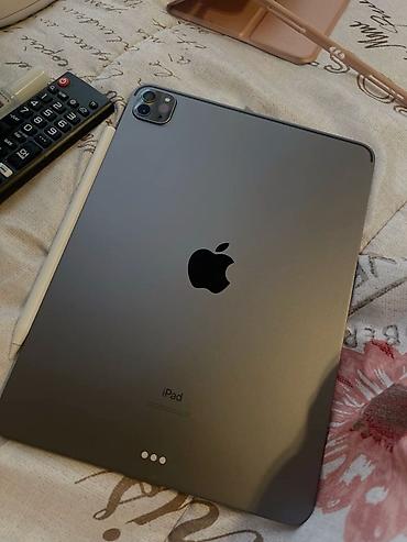 Apple iPad Pro (11" или 12.9" — серия с тройной камерой и LiDAR), цвет