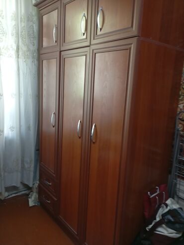 токмок шифонеры: Шифоньер, Колдонулган, Түз, түсү - Күрөң, Жыгач