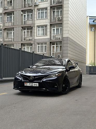 бюджетные авто: Toyota Camry: 2021 г., Бензин — 1