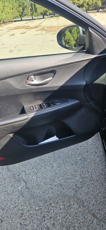 Kia: Kia Forte: 2 l | 2019 il Sedan — 8