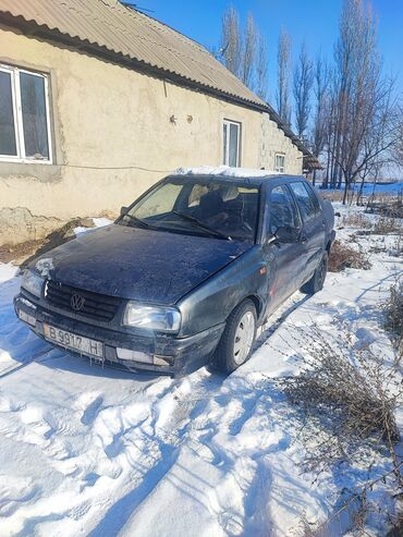 Volkswagen: Volkswagen Vento: 1991 г., 1.8 л, Механика, Бензин, Седан