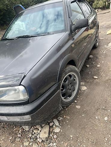 Volkswagen: Volkswagen Vento: 1991 г., 2 л, Механика, Бензин, Седан — 2