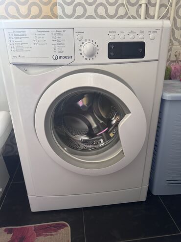 Стиральные машины: Стиральная машина Indesit, Б/у, Автомат, До 6 кг, Компактная