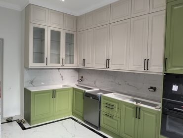 Sifarişlə dolablar: Düz dolab, Qonaq otağı üçün, Qarderob, Açılan, Quraşdırıla bilən, 4 qapılı — 7