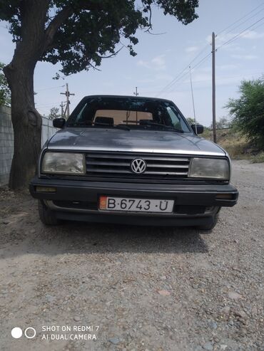 машина алмашам: Volkswagen Jetta: 1989 г., 1.8 л, Механика, Бензин, Седан