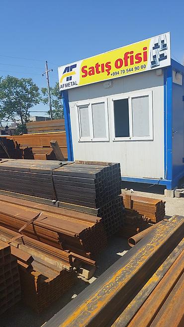 Metal məhsulları: Qara rəngdə, kvadrat formalı metal profillər. Tikinti və konstruksiya — 3