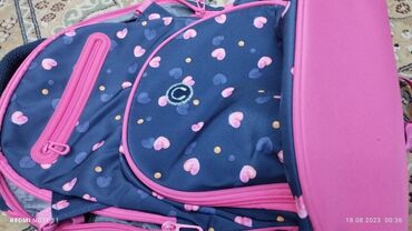 Рюкзаки: Продаю рюкзак для девочек! Ортопед, б/у, в отличном состоянии (не — 8
