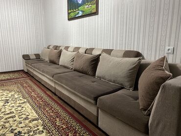 дива бу: Угловой диван, цвет - Бежевый, Б/у