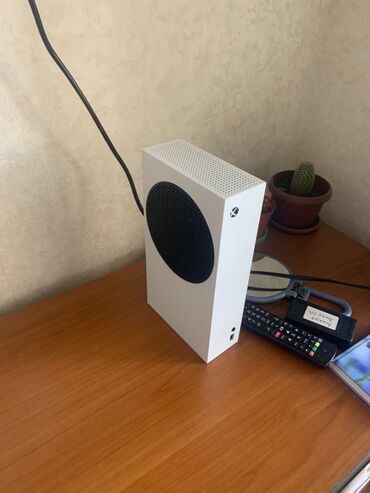 series: Продаю Xbox series s! Отличная бюджетная консоль, Отдам с 2