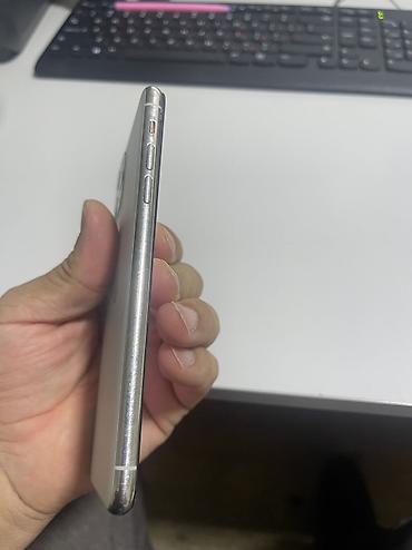 Apple iPhone: IPhone 11 Pro Max, 256 GB, White Titanium, Face ID — 9