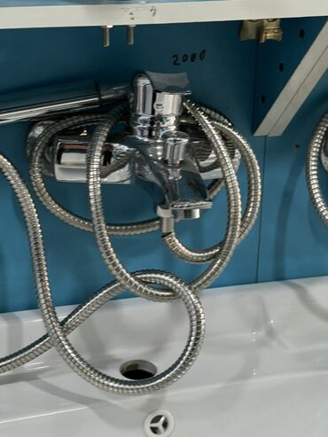 кран для душ: Смеситель для ванны и душа, Ручной душ, Установка: Наружный монтаж, Материал: Бронза, Функции: Без функций