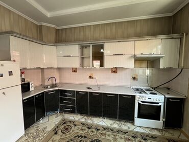 кухня угловая: Кухонный гарнитур, цвет - Белый, ДСП