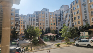 Uzunmüddətli kirayə mənzillər: - Çoxmərtəbəli yaşayış kompleksində mənzil. - Geniş, səliqəli həyət — 1