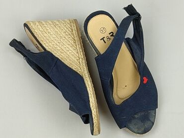 buty na platformie hello kitty: Sandals for women, size 37, condition - Good