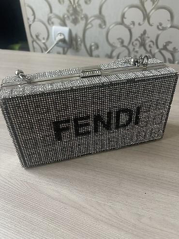 fendi cantalar: Fendi rhinestone klatç çantası - Forma: sərt qutu tipli klatç - Rəng — 3
