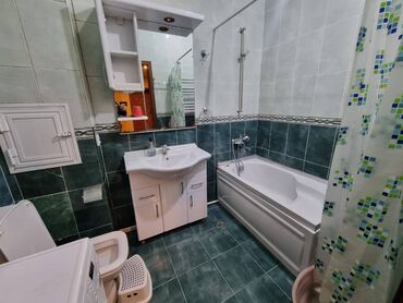 Uzunmüddətli kirayə mənzillər: ⚜️2 otaqlı yeni tikili mənzil kirayə verilir. ⚜️Tibb Universitetindən — 13