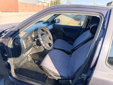 Volkswagen: Volkswagen Golf: 1995 г., 1.6 л, Механика, Бензин, Хэтчбэк — 6